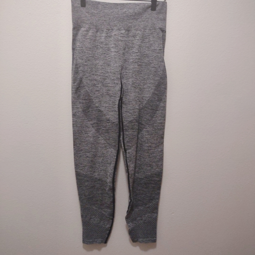 PINK Victoria's Secret Gray Seamless Leggings M